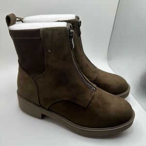 CUSHIONAIRE Hackett Front Zip Stretch Boot 7 OLIVE NEW